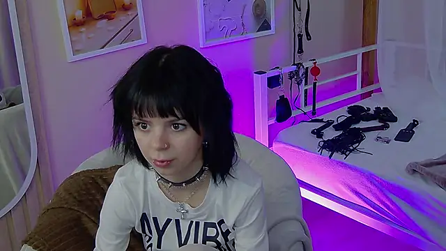 Snapshot of TwiggySmith chatting on June 2026 07:36:02 AM TwiggySmith online show from June 2026 07:36:02 AM