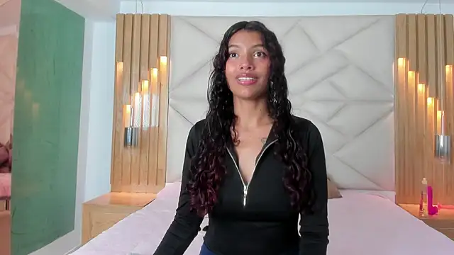 Snapshot of Aylin_valerie chatting on June 2026 07:29:01 PM Aylin valerie online show from June 2026 07:29:01 PM