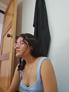 Snapshot of Emmaa-_- chatting on June 2026 08:08:01 PM Emmaa- - online show from June 2026 08:08:01 PM