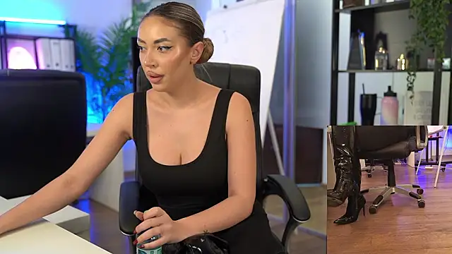 Snapshot of BabesGoWild chatting on March 2026 05:57:02 AM BabesGoWild online show from March 2026 05:57:02 AM