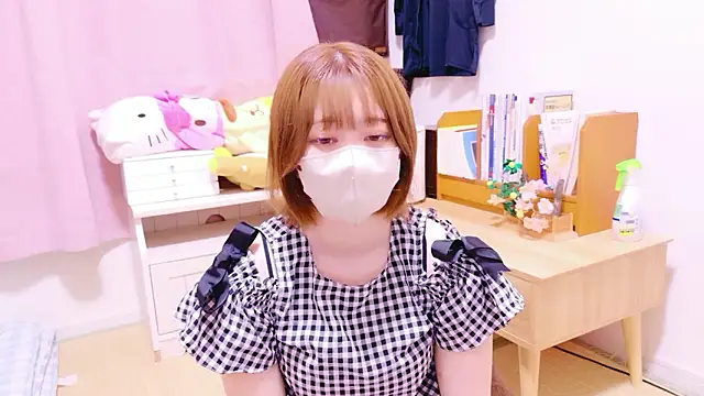 Snapshot of mugimugi_18 chatting on June 2026 01:31:01 PM mugimugi 18 online show from June 2026 01:31:01 PM