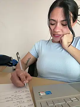 vanellopeFoxx online show from July 2026 05:18:01 PM