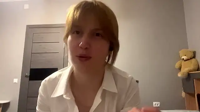 Snapshot of Mowhlntime chatting on June 2026 01:49:01 AM Mowhlntime online show from June 2026 01:49:01 AM
