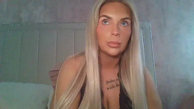Snapshot of MiaMae_x chatting on July 2026 09:49:01 AM MiaMae x online show from July 2026 09:49:01 AM