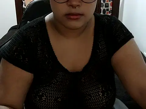 Snapshot of Lolacurly69 chatting on June 2026 02:36:01 AM Lolacurly69 online show from June 2026 02:36:01 AM