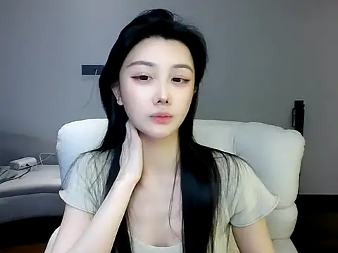 SylvieMaya online show from June 2026 04:50:02 PM