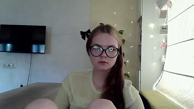 Snapshot of AvrilGillig chatting on June 2026 06:07:01 AM AvrilGillig online show from June 2026 06:07:01 AM