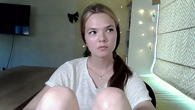 Snapshot of AvrilGillig chatting on June 2026 02:54:02 PM AvrilGillig online show from June 2026 02:54:02 PM