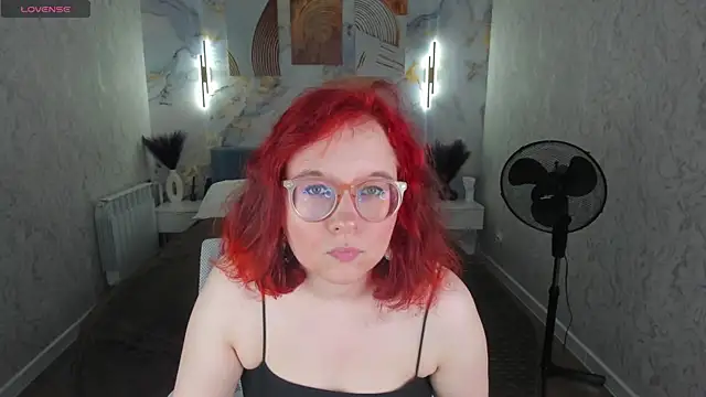 Snapshot of Aleks-casterrr chatting on June 2026 05:06:02 PM Aleks-casterrr online show from June 2026 05:06:02 PM