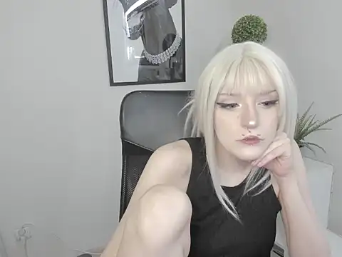 Snapshot of NikaDream chatting on June 2026 12:42:02 PM NikaDream online show from June 2026 12:42:02 PM
