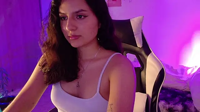 Snapshot of Selenyx_3 chatting on June 2026 05:23:02 AM Selenyx 3 online show from June 2026 05:23:02 AM