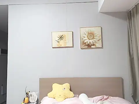 lucky-xiaolu online show from June 2026 07:10:01 AM