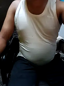 Lawrencedlkk007 online show from February 2026 03:42:01 PM