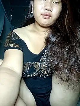 Emelyzz online show from July 2026 11:07:02 PM