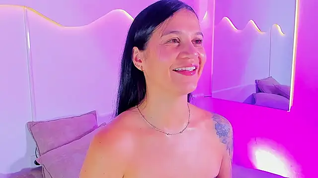 MiaHansson online show from July 2026 08:08:01 PM