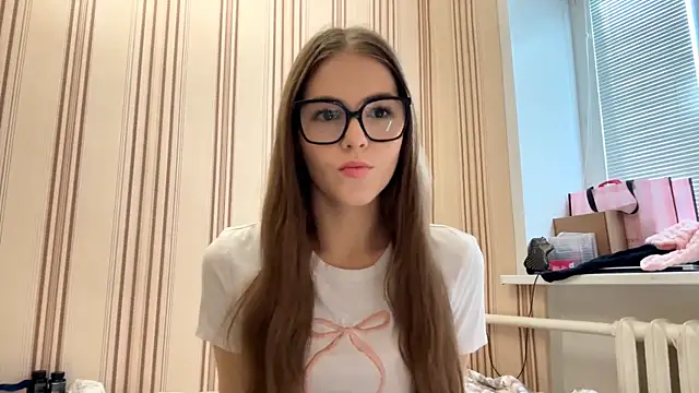 MiaWonderind online show from June 2026 01:13:02 PM