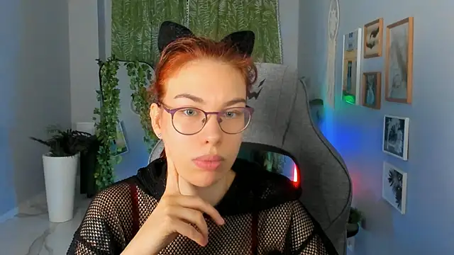 Snapshot of SeraphineDuskryn chatting on June 2026 08:08:01 AM SeraphineDuskryn online show from June 2026 08:08:01 AM