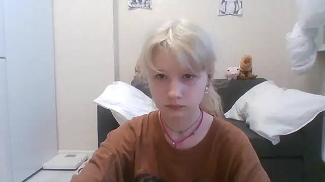 Snapshot of DinaKolter chatting on July 2026 04:36:01 PM DinaKolter online show from July 2026 04:36:01 PM