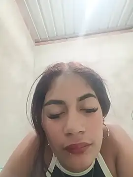 Snapshot of dulce_amber21 chatting on June 2026 12:44:02 PM dulce amber21 online show from June 2026 12:44:02 PM