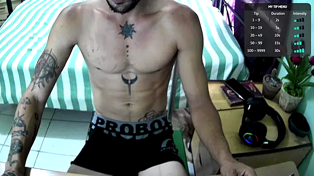 Snapshot of CubanHot27 chatting on June 2026 02:25:02 PM CubanHot27 online show from June 2026 02:25:02 PM