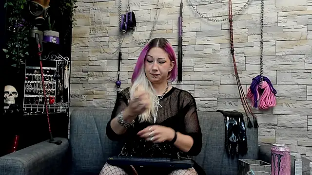 Miss Kaz online show from July 2026 01:08:02 AM