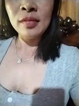 Snapshot of Lya_hott chatting on June 2026 03:37:01 AM Lya hott online show from June 2026 03:37:01 AM