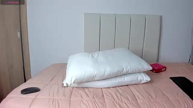 little caro online show from July 2026 07:07:01 PM