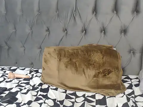 Snapshot of Loyal_Alisha chatting on June 2026 10:15:01 AM Loyal Alisha online show from June 2026 10:15:01 AM