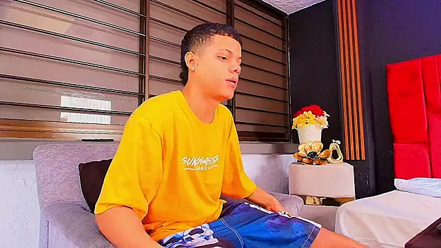 JulianSterling    online show from June 2026 07:05:02 PM