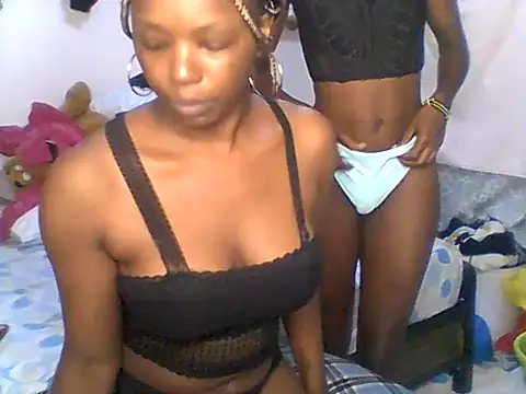 Snapshot of Ladysweetness23 chatting on June 2026 04:13:02 AM Ladysweetness23 online show from June 2026 04:13:02 AM