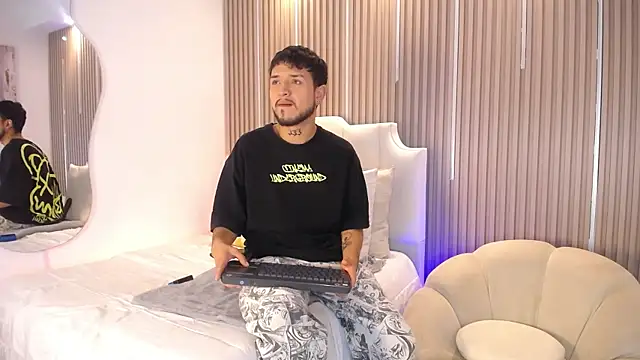 Snapshot of Steven_Skiing chatting on August 2026 04:03:02 AM Steven Skiing online show from August 2026 04:03:02 AM