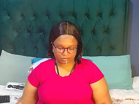 Snapshot of MISS_BLACKBERY chatting on June 2026 10:18:02 PM MISS BLACKBERY online show from June 2026 10:18:02 PM