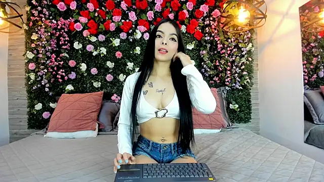 BelaPoncee online show from June 2026 01:24:02 PM