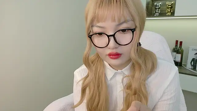 sakuraclover online show from June 2026 04:23:01 AM