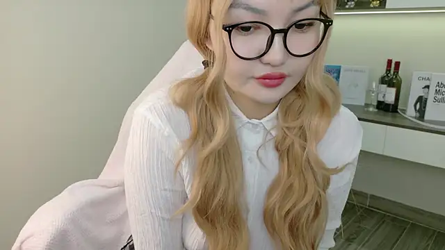 sakuraclover online show from June 2026 05:12:01 AM