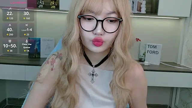 sakuraclover online show from June 2026 04:18:02 AM