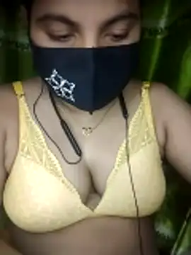 Snapshot of Khosi_Moni chatting on June 2026 01:58:02 PM Khosi Moni online show from June 2026 01:58:02 PM
