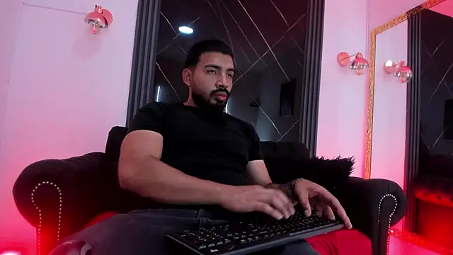 Snapshot of Massimo_Moretti chatting on July 2026 08:45:02 PM Massimo Moretti online show from July 2026 08:45:02 PM