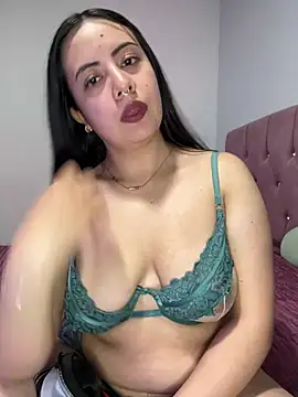 Snapshot of IvyVelvet_ chatting on June 2026 01:22:01 AM IvyVelvet online show from June 2026 01:22:01 AM