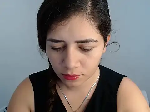 Luna zoe online show from June 2026 08:34:01 PM