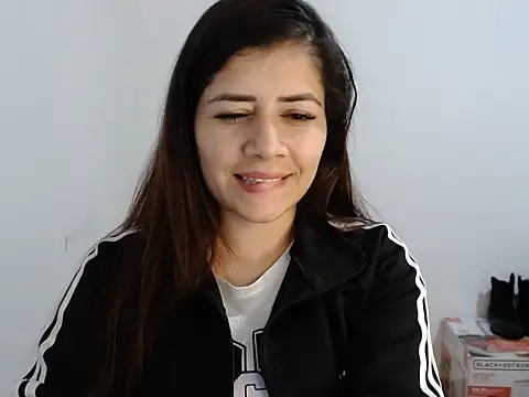 Luna zoe online show from July 2026 03:13:01 AM