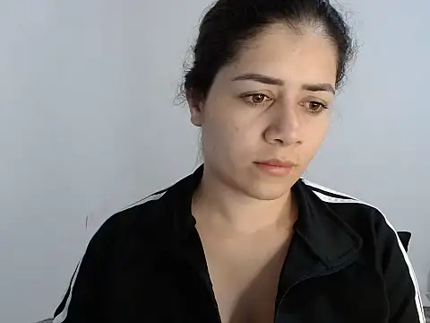 Luna zoe online show from July 2026 04:22:01 PM