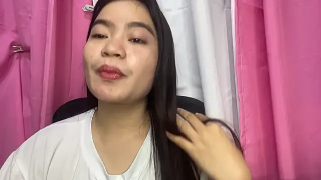 LouveniaDebeer online show from June 2026 01:25:01 PM
