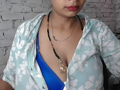 NottyMomo online show from June 2026 05:03:02 PM