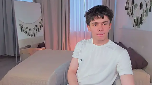 Snapshot of Ethan_Crowe chatting on July 2026 03:58:01 PM Ethan Crowe online show from July 2026 03:58:01 PM
