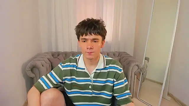 Snapshot of Ethan_Crowe chatting on July 2026 10:47:02 AM Ethan Crowe online show from July 2026 10:47:02 AM