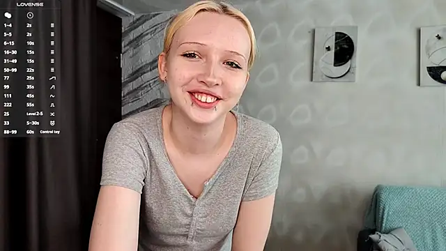 Snapshot of LadaSolar chatting on July 2026 01:34:01 AM LadaSolar online show from July 2026 01:34:01 AM