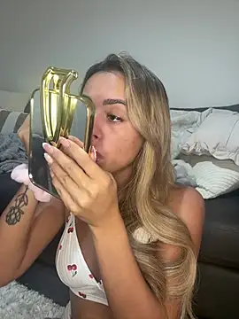 Harrietbronzex online show from August 2026 02:22:02 PM