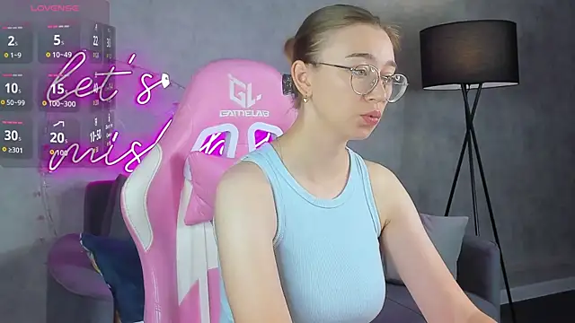 Snapshot of Lucy_Green chatting on July 2026 12:39:01 AM Lucy Green online show from July 2026 12:39:01 AM