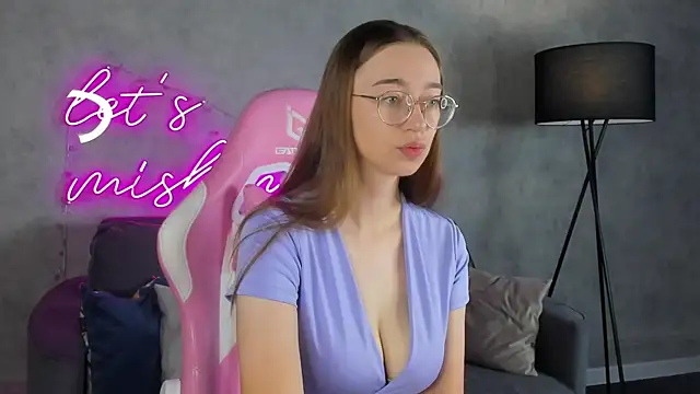 Snapshot of Lucy_Green chatting on July 2026 12:34:01 AM Lucy Green online show from July 2026 12:34:01 AM